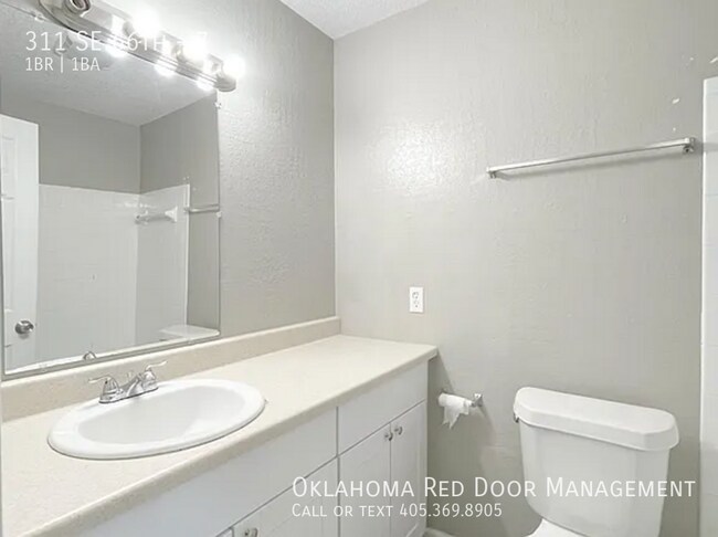 Building Photo - 311 SE 66th-7