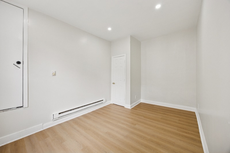 Building Photo - 130 Hansberry St