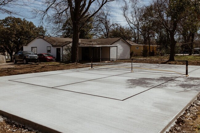 Building Photo - 1824 N 12th St