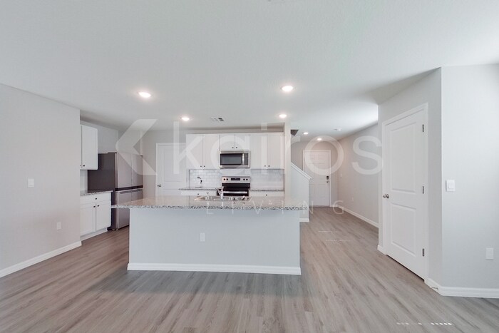 Building Photo - 8602 SW 43rd Ter