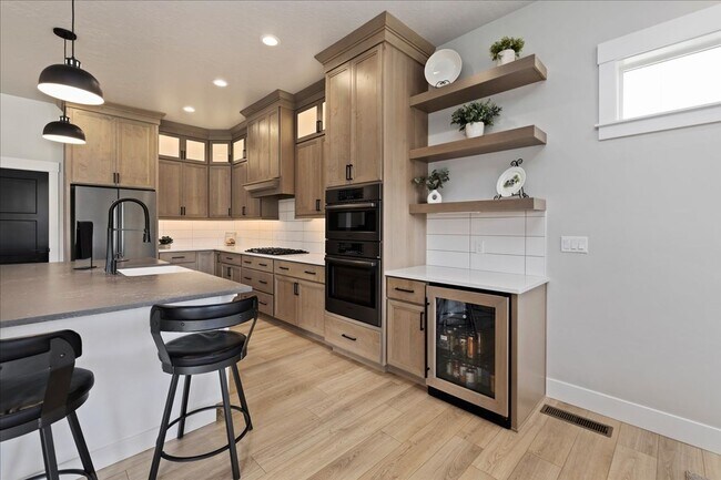 Building Photo - Gorgeous 4-Bedroom Home in Dry Creek Ranch...