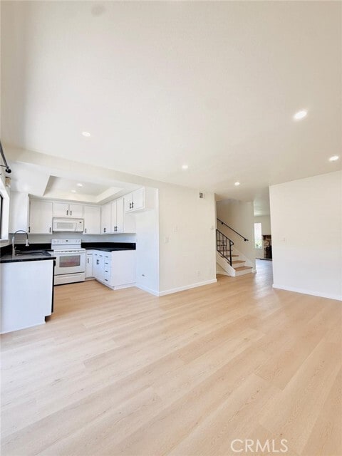 Building Photo - 27939 Ridgebrook Ct