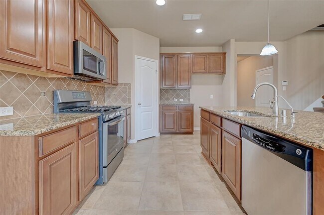 Building Photo - 18211 Cimmaron Oak Ln
