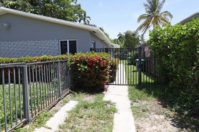Primary Photo - 1283 NE 109th St