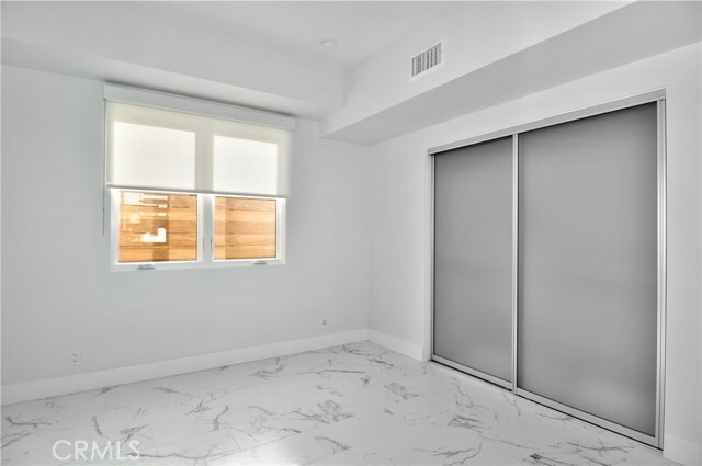 Building Photo - 621 Narcissus Ave