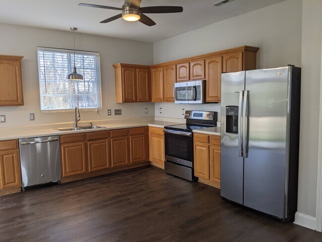 Building Photo - 3741 Tryon Ridge Dr