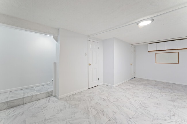 Building Photo - 14 Wakefield Rd