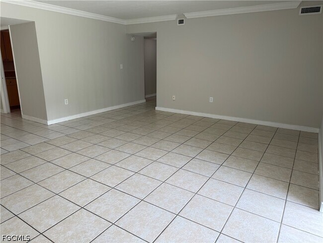 Building Photo - 1830 Maravilla Ave