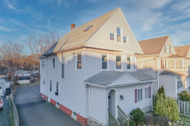 Primary Photo - 210 Washington Ave