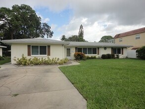 Building Photo - Venice, FL 4BR/2BA SFH on Venice Island