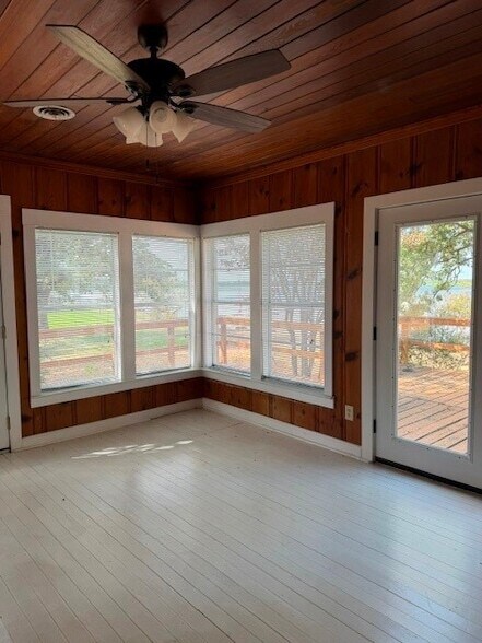 Building Photo - 7000 Briar Rd