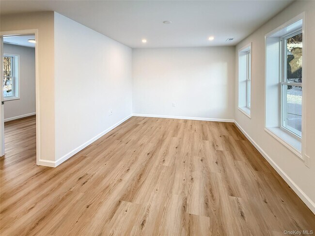 Building Photo - 4332 Albany Post Rd