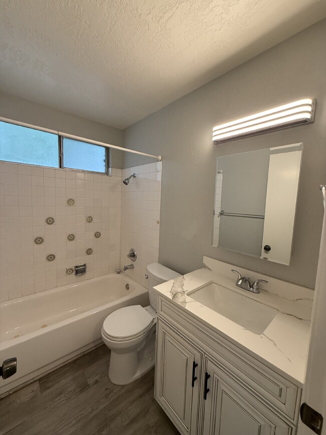 Building Photo - Beautiful 3 Bed, 2 Bath Single Story in Great Livermore Location