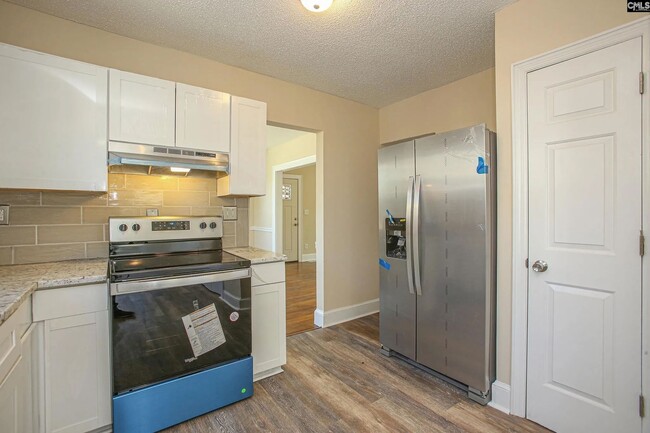 Building Photo - Charming 3-Bedroom Home in the Heart of Rosewood – Available July 2026!