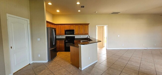 Building Photo - 4 Bedroom, 3 Bath Lakefront Home with 3-Ca...