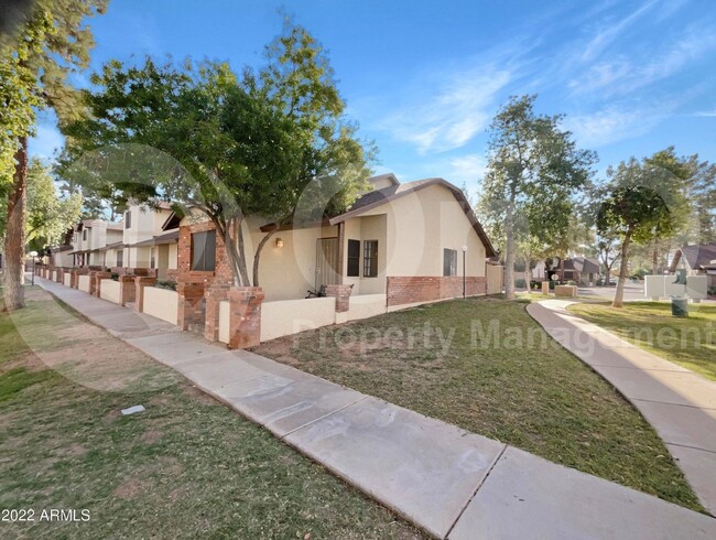 Building Photo - 170 E Guadalupe Rd