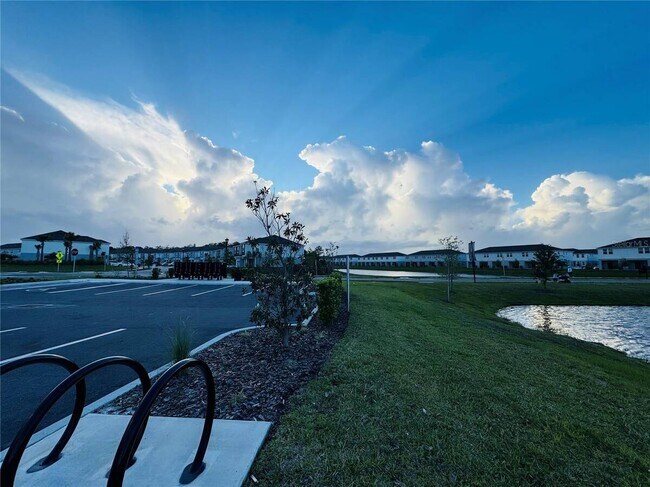 Building Photo - 2923 Skyline Lp