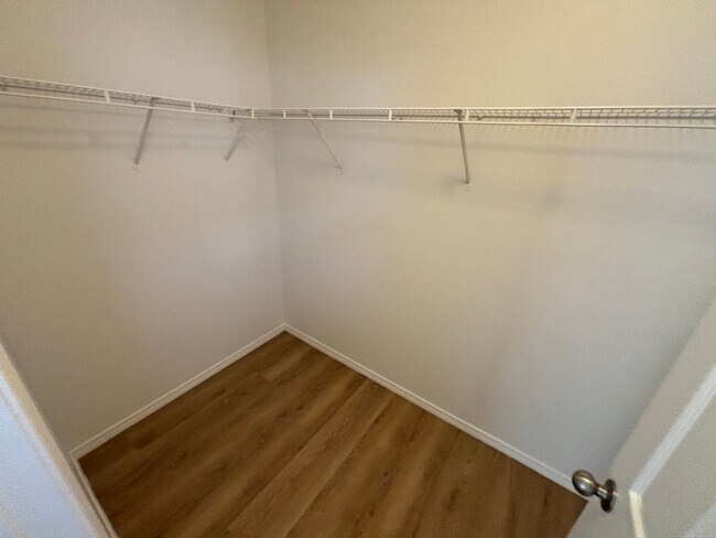 Building Photo - Charming 3-Bedroom Home with Modern Comfor...