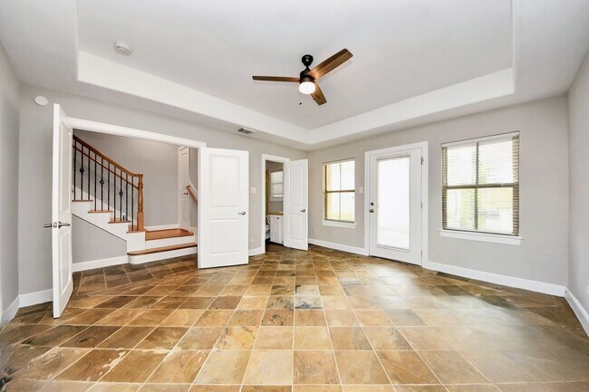 Building Photo - 584 Bomar St