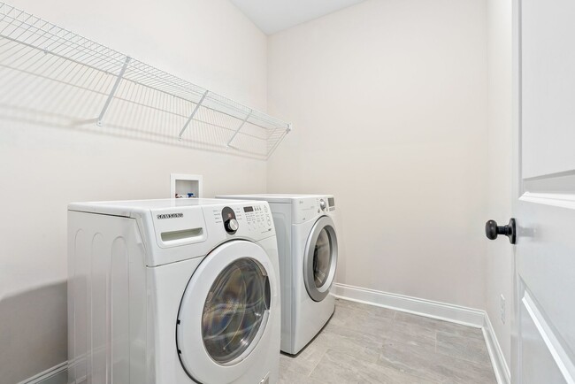 Building Photo - 826 Clear Spring Dr