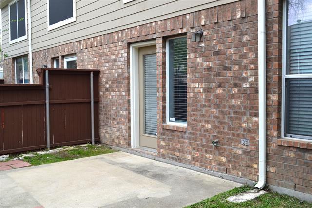 Building Photo - 8525 Heather Ridge Dr