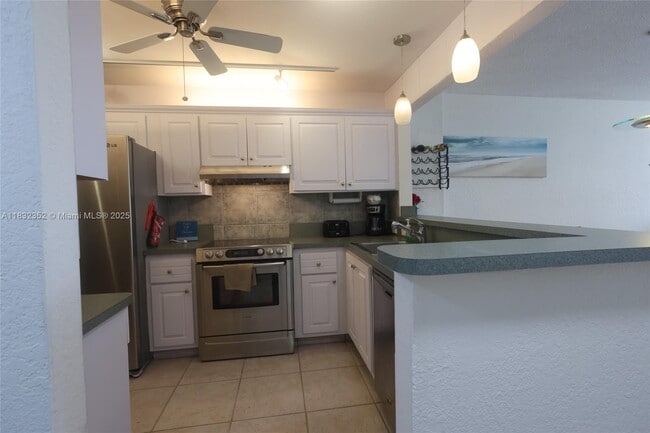 Building Photo - 1391 S Ocean Blvd