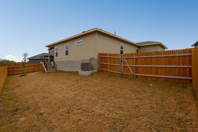 Building Photo - 1517 Maier Dr