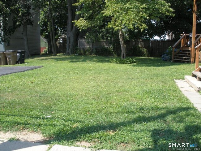 Building Photo - 803 Cove Rd