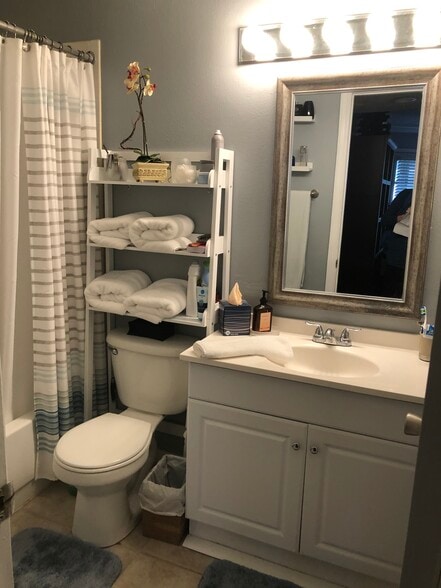 Building Photo - 1000 W Horatio St