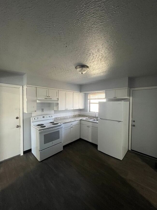 Building Photo - 18 Rosemont Dr