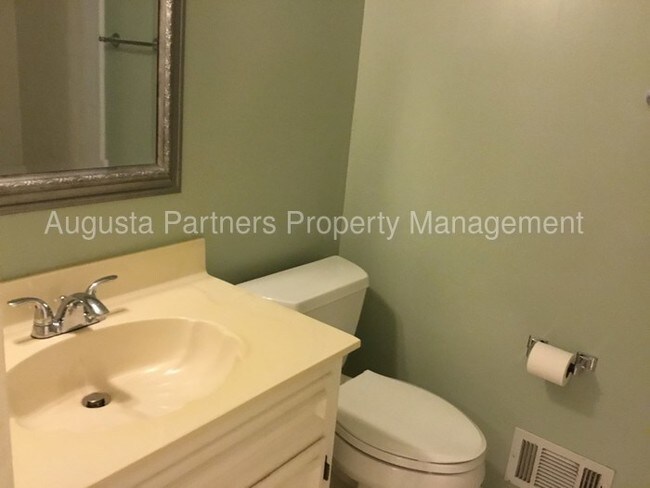 Building Photo - West Lake - Columbia County