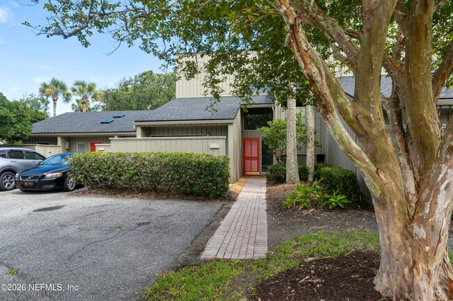 Building Photo - 9787 Sawgrass Dr E
