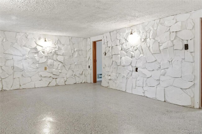 Building Photo - 378 Broadway