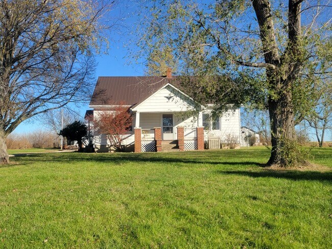 Building Photo - 622 S E Orchid Ln