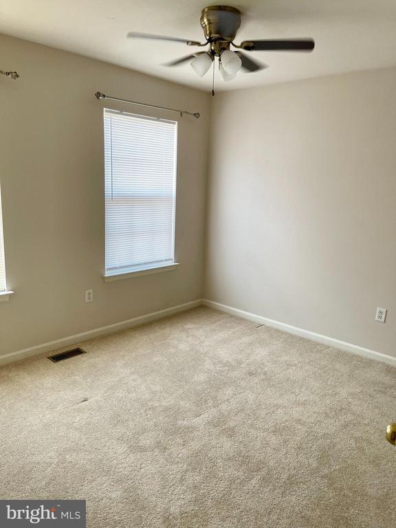 Building Photo - 1047 Lily Way
