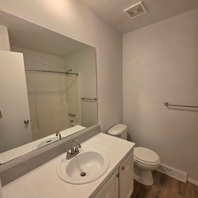 Building Photo - 3 Bedroom, 2 Bath, 2-Car Garage Home for Rent