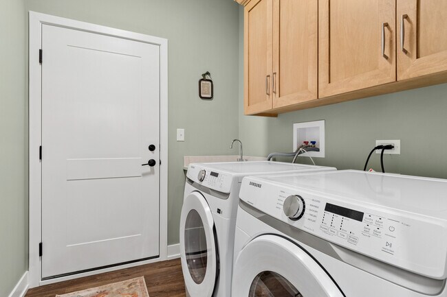 Building Photo - 534 Sudbury Cir