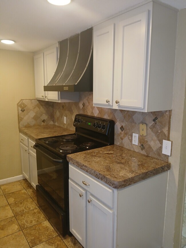 Building Photo - 5101 Middlecoff Cir