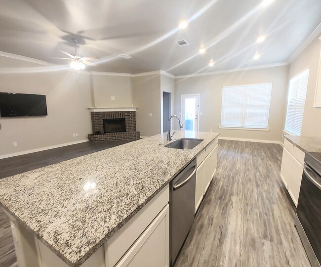 Building Photo - PRE-LEASING for AUGUST - 4 Bedroom in Upland Crossing