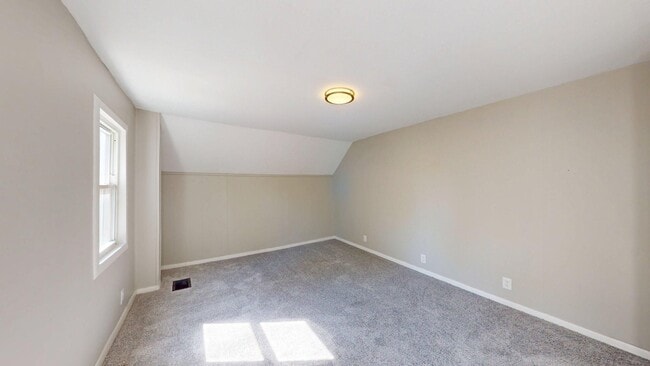 Building Photo - Cudell/West Blvd neighborhood; 4 bedroom/1...