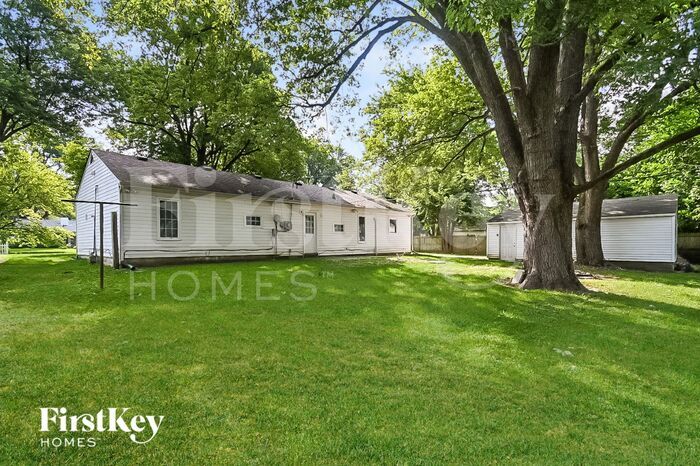 Building Photo - 7338 Kingsley Dr