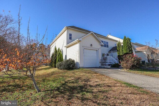 Building Photo - 23305 Hyacinth Ln