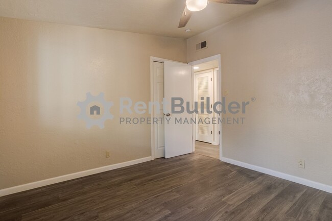 Building Photo - *** WOW!! SPECIAL DECEMBER REDUCED PRICE!!...