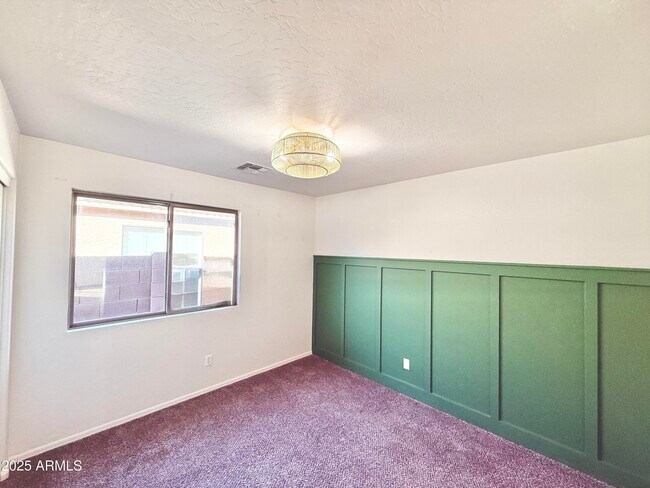 Building Photo - 13737 W Berridge Ln