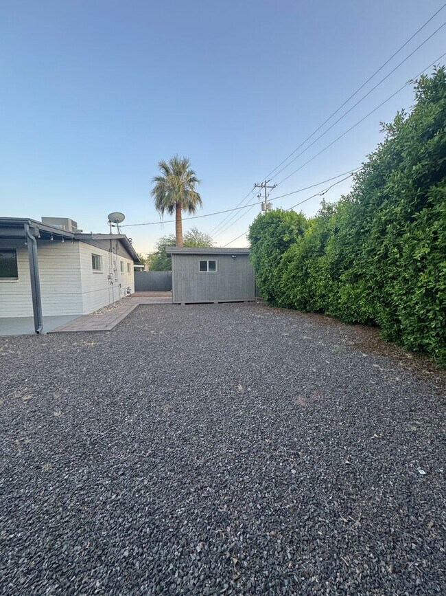 Building Photo - 3 bedroom home in Downtown Phoenix