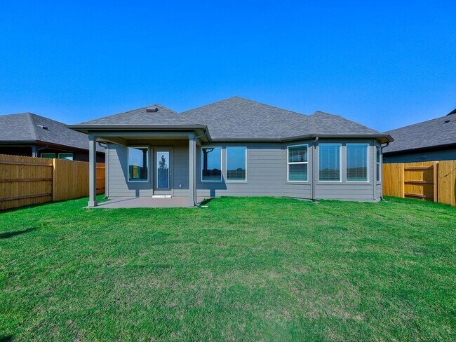 Building Photo - 112 Holmby Dr