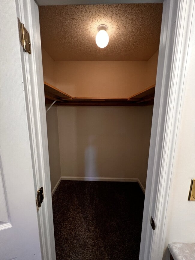 Building Photo - Home For Rent