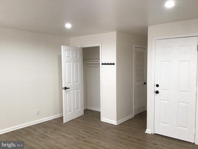 Building Photo - 1715 W Lexington St