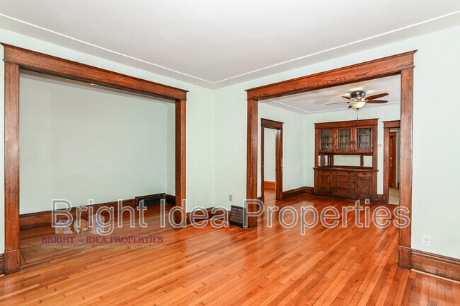 Building Photo - 801 4th St E