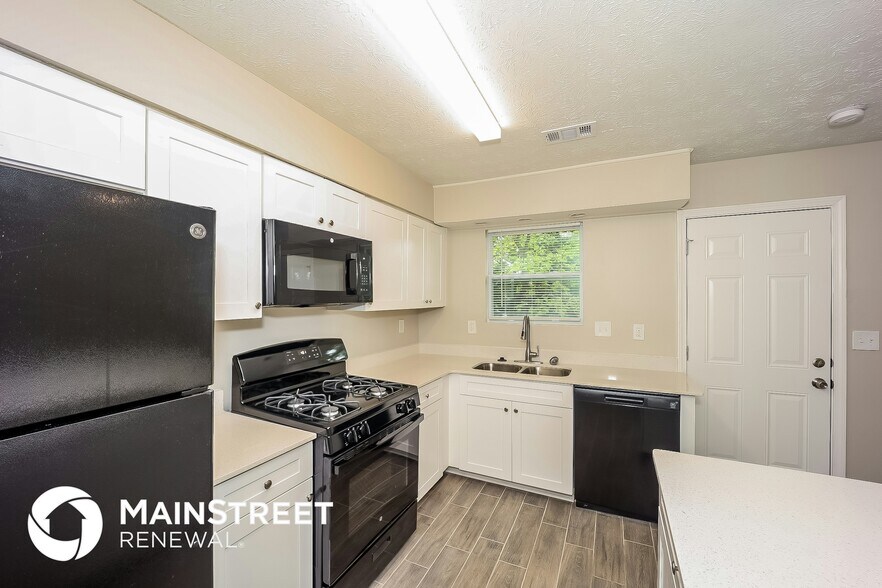 Building Photo - 2014 Radford Ct